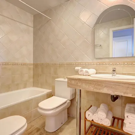 037 Relaxing Sea Views 2 Bed 2 Bath Calahonda Apartment *