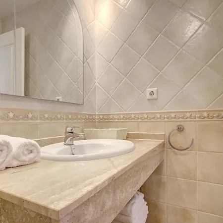 037 Relaxing Sea Views 2 Bed 2 Bath Calahonda Apartment